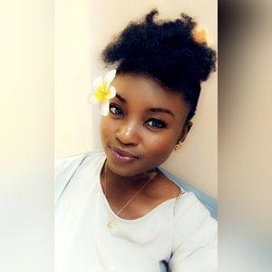 Meet your Posher, Evon